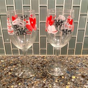 Mr. & Mrs. Wedding Wine Glasses (set of 2)